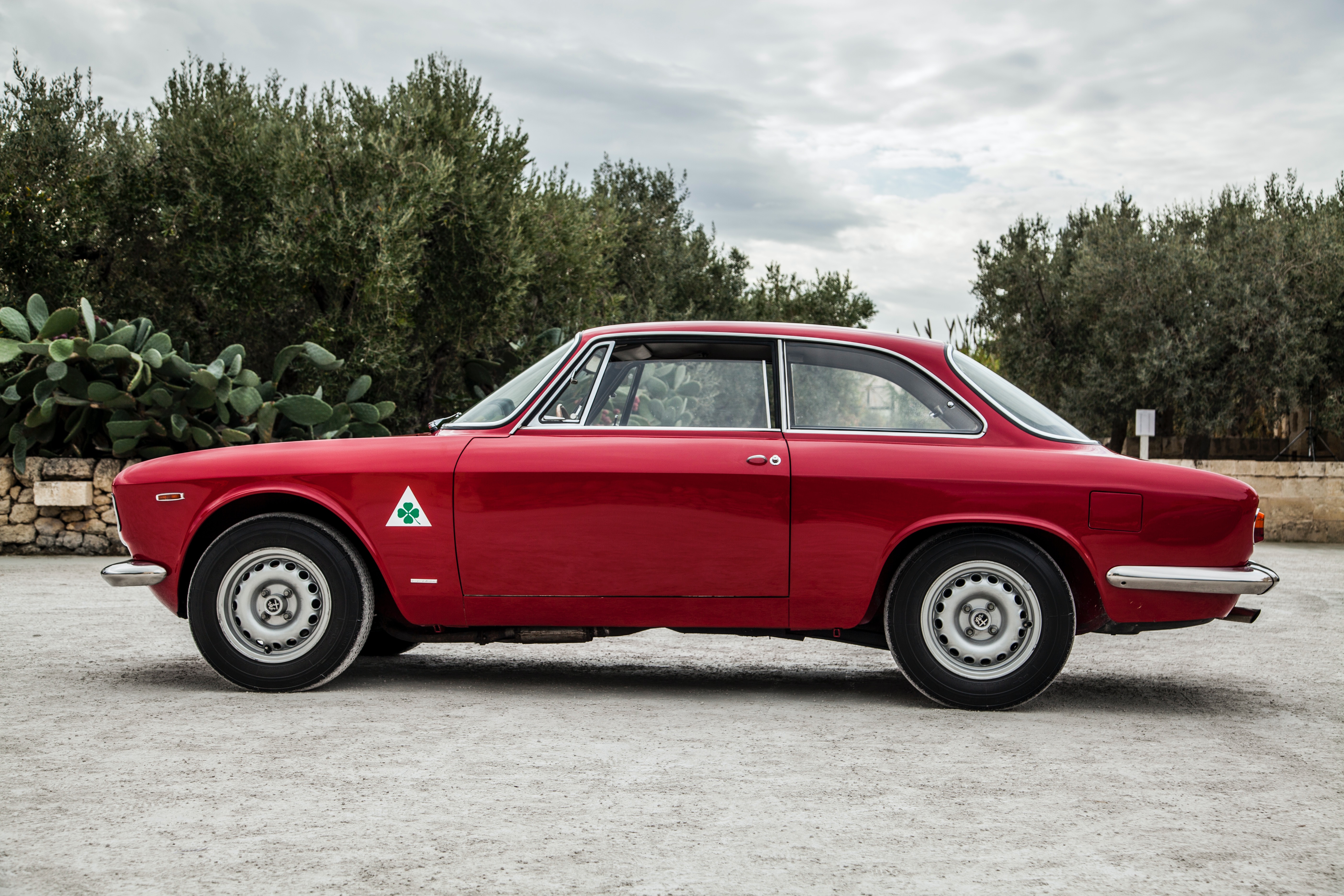 Photo by Francesco Lo Giudice on Unsplash